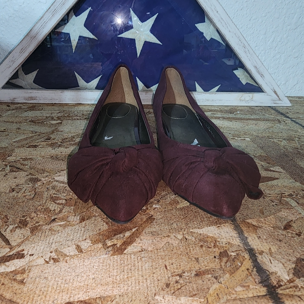 BANDOLINO Women’s Be Flexible Velvet Bow Ballet Flats (PLUM) - SIZE 8.5